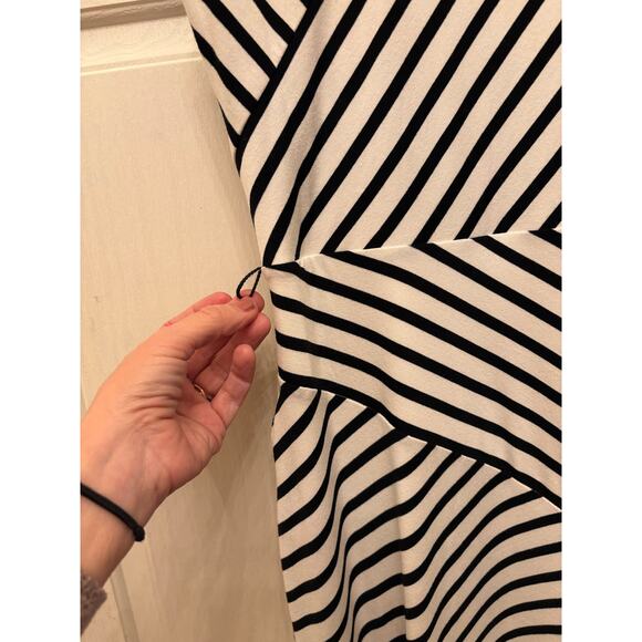 White House Black Market size 2 black and white striped v neck midi dress - Picture 2 of 6
